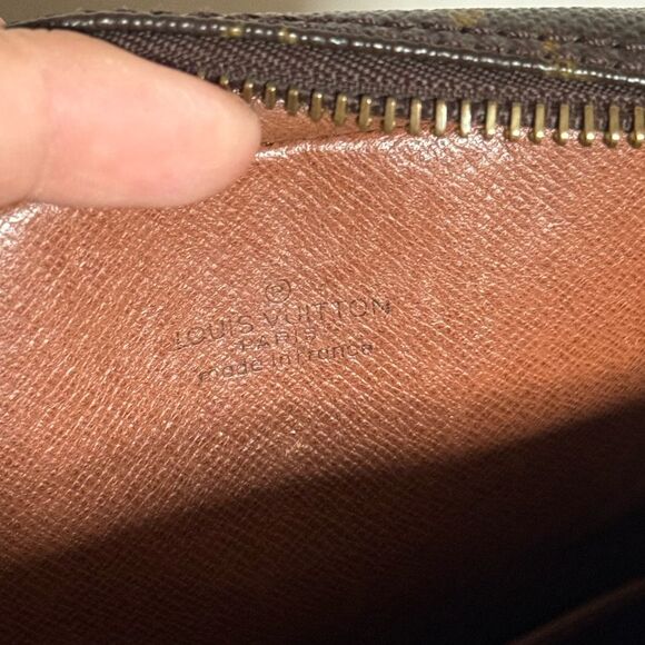 Vintage Luxury LOUIS VUITTON Amazone Crossbody Iconic Coated Canvas Handbag 1989 - Picture 13 of 16